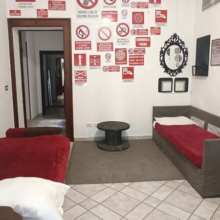 Casa Vacanze Completa Di Tutto E Anche Di Piu Ливорно Екстериор снимка
